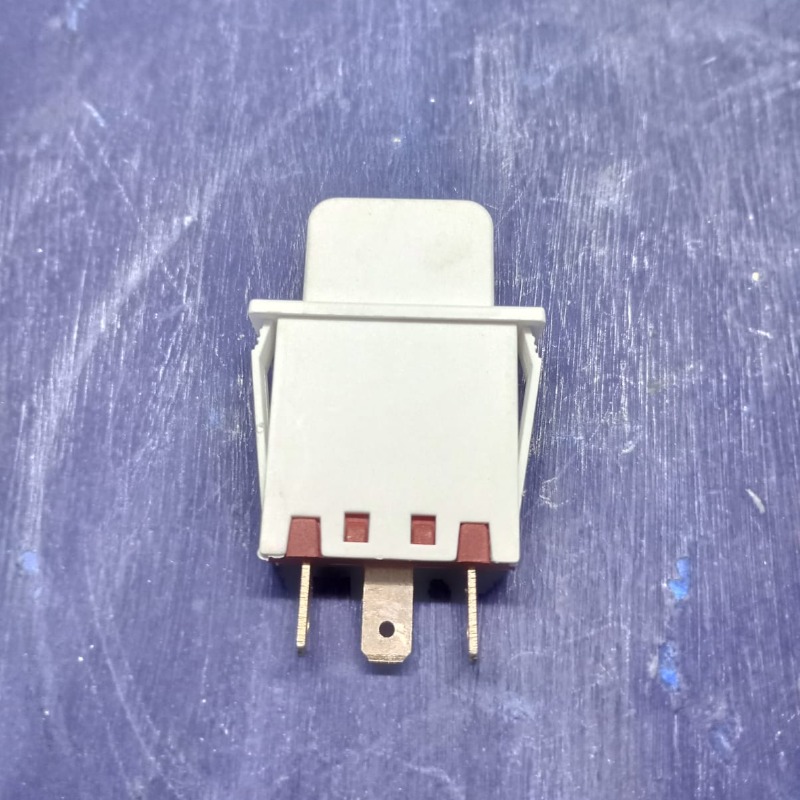 Interruptor Heladera Bosch 3 Contactos (cajón 18 Rojo)