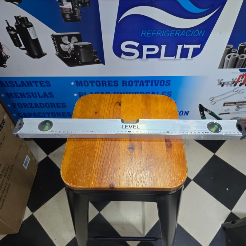 Nivel De Mano Aluminio C/ Apoyo Recto 6o Cm